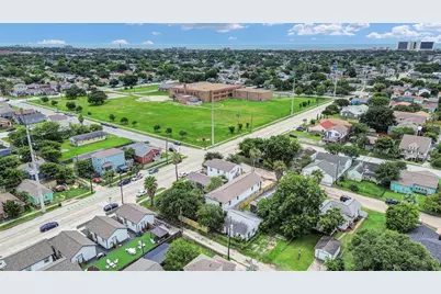 5306 Avenue M 1/2, Galveston, TX 77551 - Photo 30
