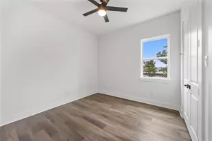 955 Elkhart St, Houston, TX 77091 - Photo 20