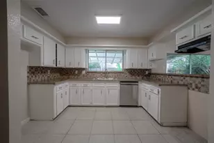 10318 Crescent Moon Dr, Houston, TX 77064 - Photo 8