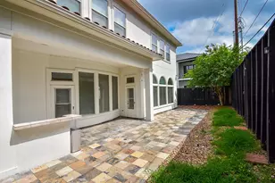 3213 McCulloch Cir, Houston, TX 77056 - Photo 32