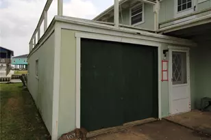 107 Admiral Ln, Freeport, TX 77541 - Photo 6