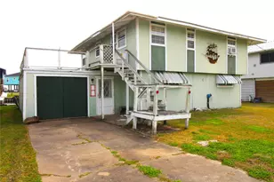 107 Admiral Ln, Freeport, TX 77541 - Photo 1