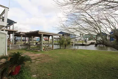 107 Admiral Lane, Freeport, TX 77541 - Photo 8