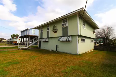 107 Admiral Lane, Freeport, TX 77541 - Photo 2
