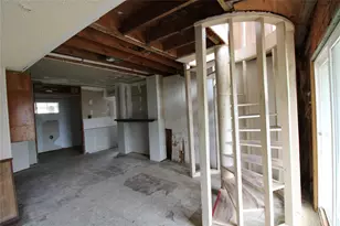 107 Admiral Ln, Freeport, TX 77541 - Photo 28