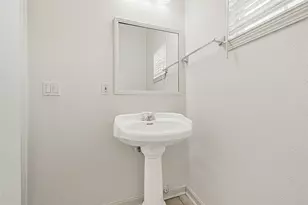 10535 Emnora Ln, Houston, TX 77043 - Photo 12