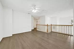 10535 Emnora Ln, Houston, TX 77043 - Photo 14
