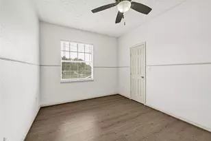 10535 Emnora Ln, Houston, TX 77043 - Photo 14