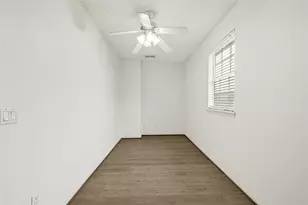 10535 Emnora Ln, Houston, TX 77043 - Photo 18