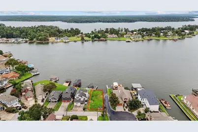 243 Clear Water Street E, Montgomery, TX 77356 - Photo 2