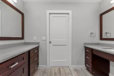 282 Litchfield Lane, Houston, TX 77024 - Photo 32