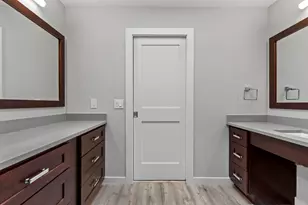 282 Litchfield Ln, Houston, TX 77024 - Photo 32