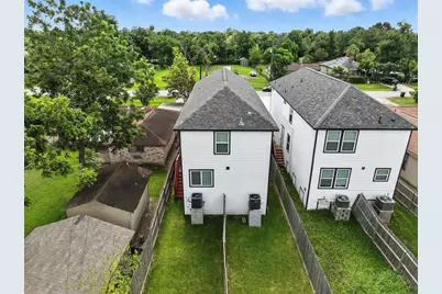 4112 Majestic Street #AB, Houston, TX 77026 - Photo 34