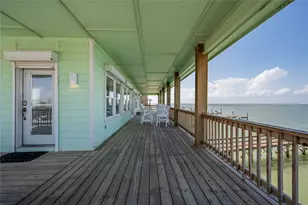 740 Copano Cove, Rockport, TX 78382 - Photo 8