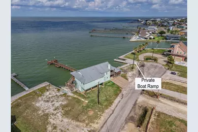 740 Copano Cove, Rockport, TX 78382 - Photo 4