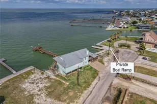 740 Copano Cove, Rockport, TX 78382 - Photo 4