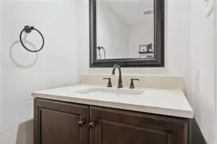 2074 Augusta Dr, Houston, TX 77057 - Photo 8