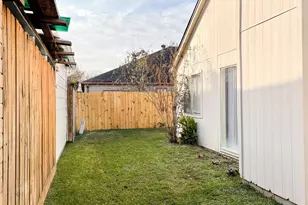 6522 Grandvale Dr, Houston, TX 77072 - Photo 32