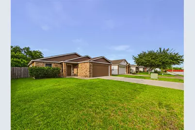 9022 Barracuda Drive, Texas City, TX 77591 - Photo 2