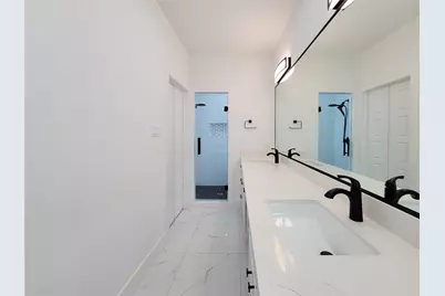 5019 Creekmont Drive, Houston, TX 77091 - Photo 32