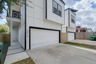 5019 Creekmont Dr, Houston, TX 77091 - Photo 2