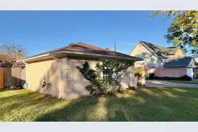 5702 Arncliffe Drive, Houston, TX 77088 - Photo 8