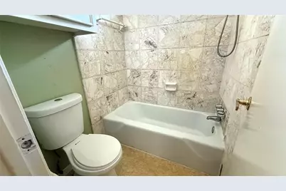 5702 Arncliffe Drive, Houston, TX 77088 - Photo 22