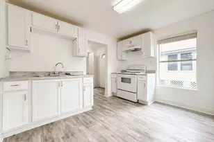 725 E 32nd St, Houston, TX 77022 - Photo 8
