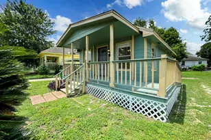 725 E 32nd St, Houston, TX 77022 - Photo 2