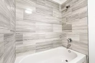 725 E 32nd St, Houston, TX 77022 - Photo 18