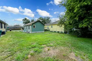 725 E 32nd St, Houston, TX 77022 - Photo 20