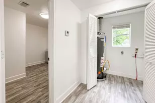 725 E 32nd St, Houston, TX 77022 - Photo 16