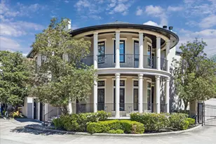 102 Vieux Carre Dr, Houston, TX 77009 - Photo 2