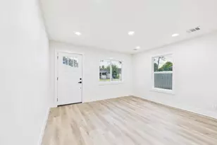 421 De Haven St, Houston, TX 77029 - Photo 6