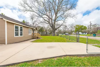 805 Chestnut Street, La Marque, TX 77568 - Photo 4