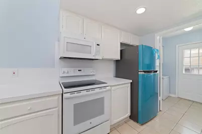 17 April Point Drive N, Conroe, TX 77356 - Photo 14