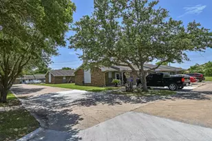 1800 Avenue H, Bay City, TX 77414 - Photo 4