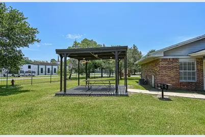 1800 Avenue H, Bay City, TX 77414 - Photo 6