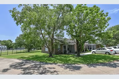1800 Avenue H, Bay City, TX 77414 - Photo 1