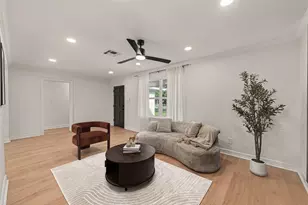 10966 Shadow Wood Dr, Houston, TX 77043 - Photo 8