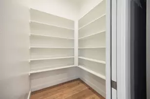 6302 Chelsea Falls Ln, Houston, TX 77008 - Photo 10