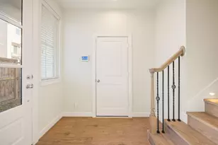 6302 Chelsea Falls Ln, Houston, TX 77008 - Photo 2