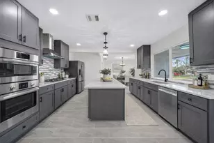 5025 De Milo Dr, Houston, TX 77092 - Photo 8