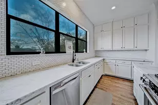 4702 Maxie St, Houston, TX 77007 - Photo 6
