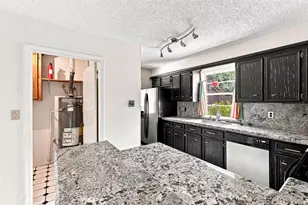 2027 Shadow Rock Dr, Houston, TX 77339 - Photo 16