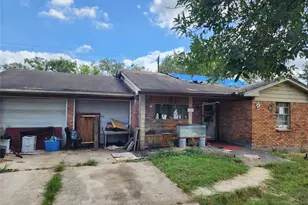 11810 Plum Meadow Ln, Houston, TX 77039 - Photo 4