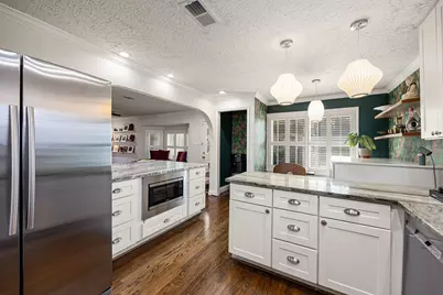 4819 Chantilly Lane, Houston, TX 77092 - Photo 16