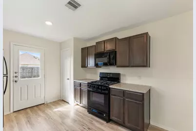 8635 Wooster Trails Drive, Baytown, TX 77521 - Photo 10