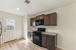 8635 Wooster Trails Dr, Baytown, TX 77521 - Photo 10