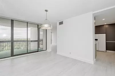 5001 Woodway Drive #1304, Houston, TX 77056 - Photo 10